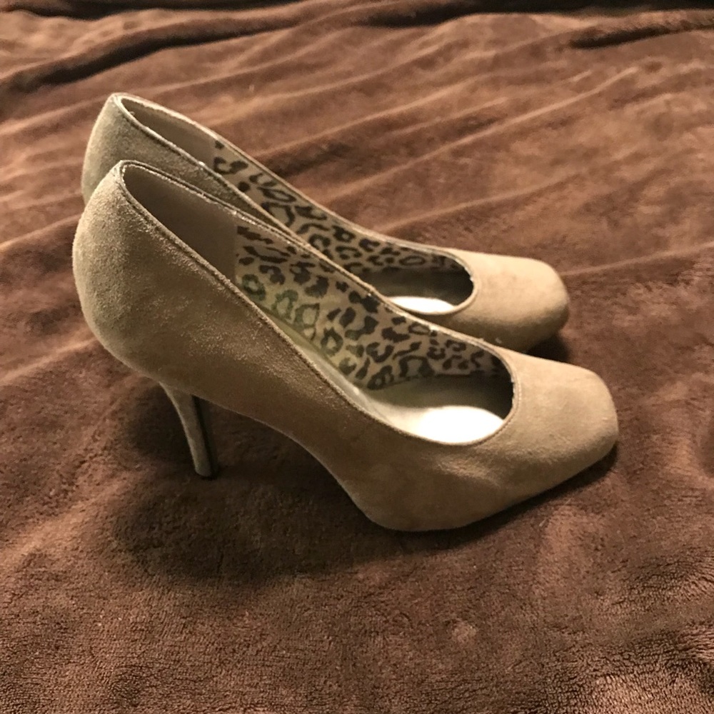 Cute Neutral Heels - image 1